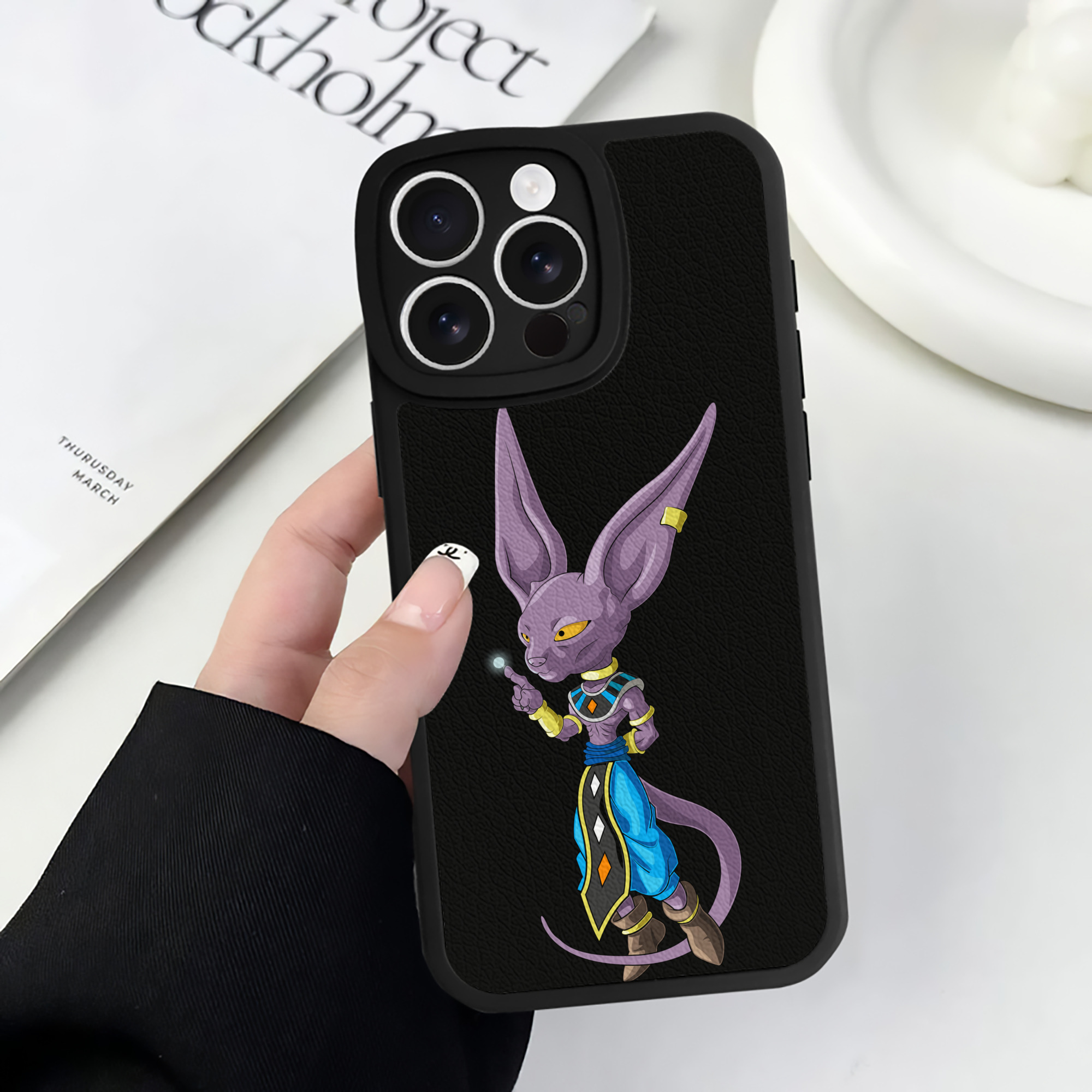 （画像用） ドラゴンボール ビルス 破壊神ビルス DRAGON BALL Beerus Birusu 【iPhone 16シリーズ対応】シリコンスマホケース（レザー調） 材質：シリコン